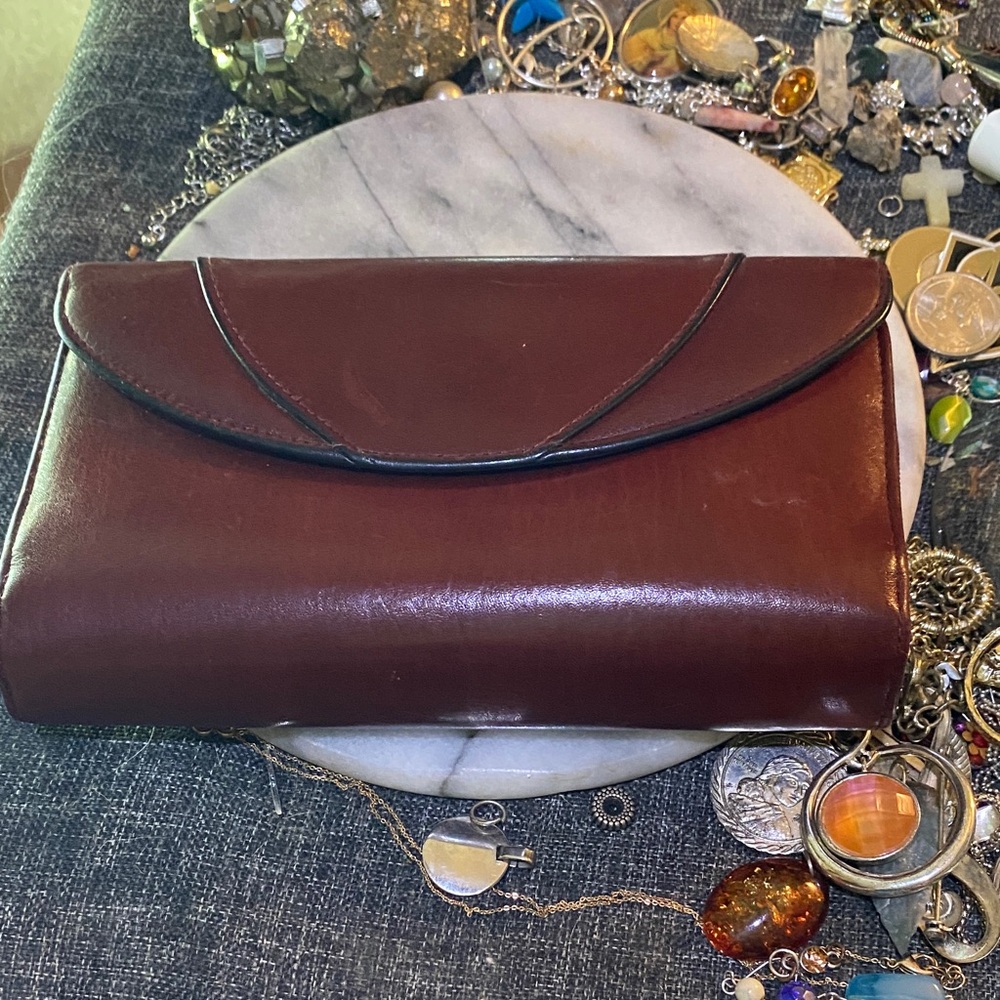 Buxton Elegant Brown Fine Leather Clutch Wallet-